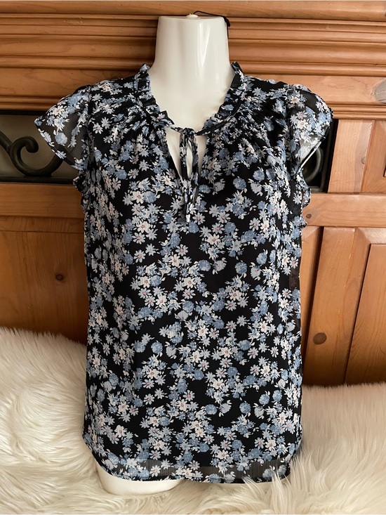 LOFT Tops - LOFT Black Floral Tie-Neck Cap Sleeve Blouse